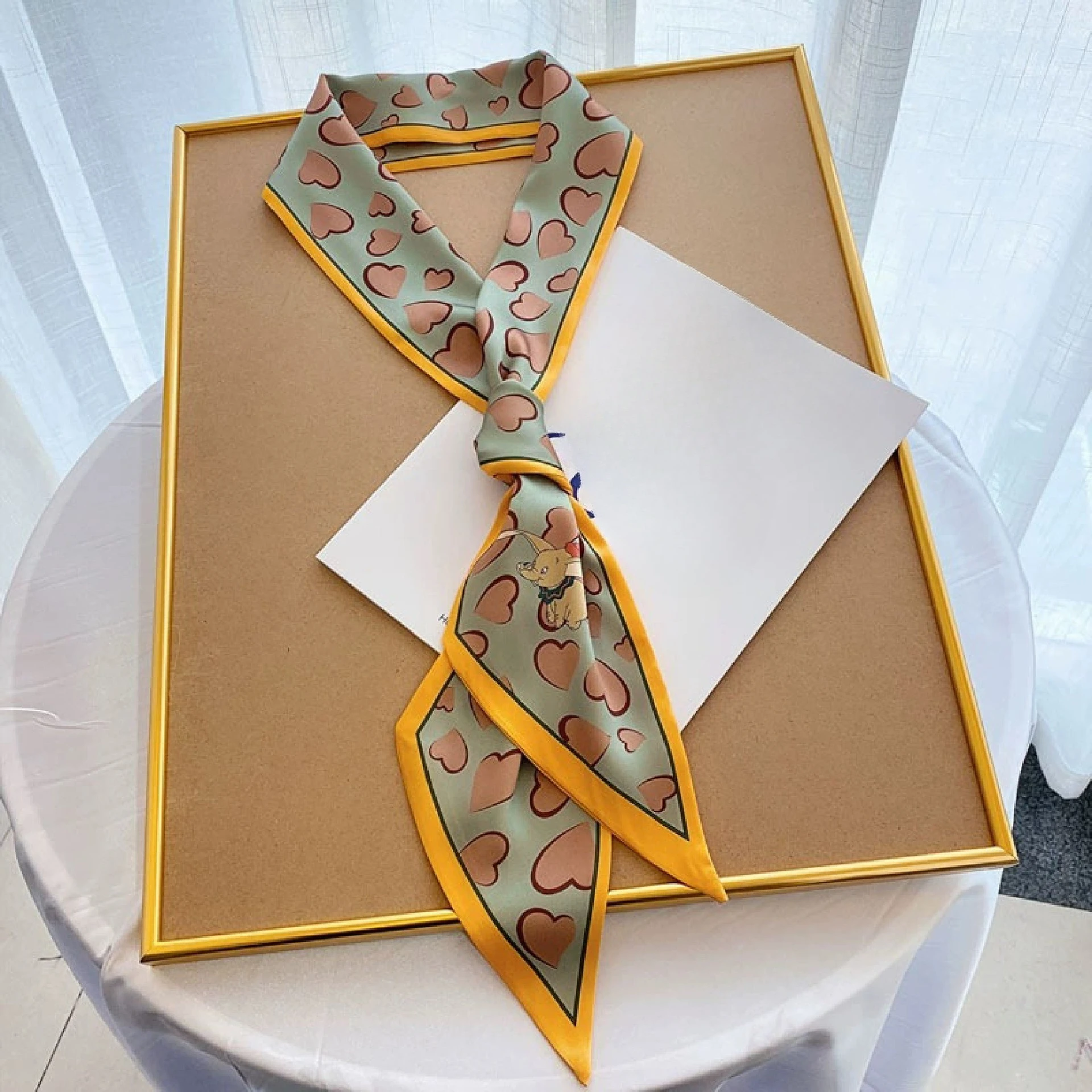 

Retro-inspired long scarf Handbag strap ribbon Luxurious hairband for women Tie-back scarf with flowing fringe