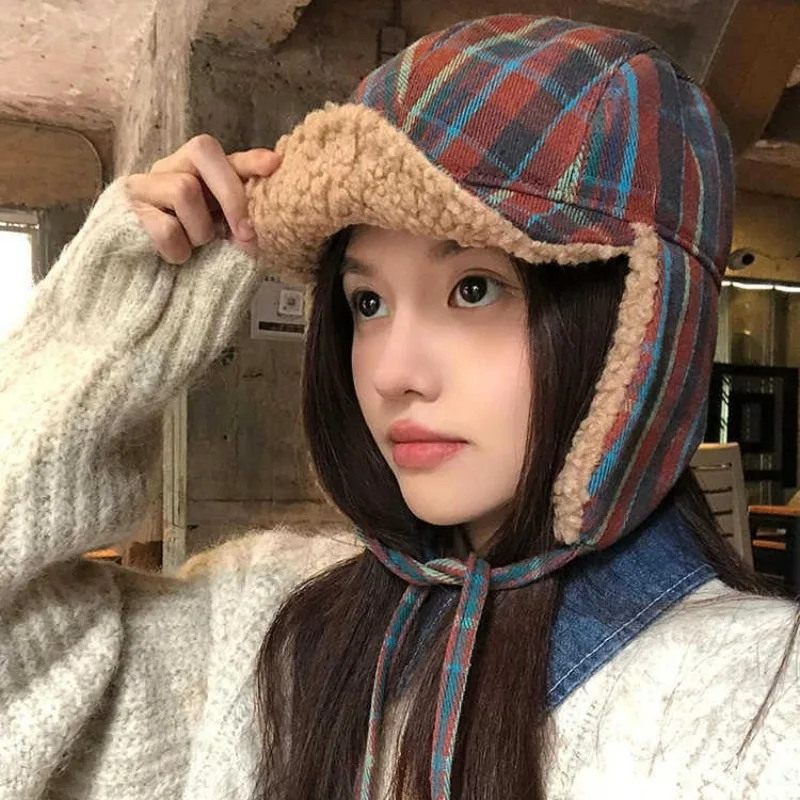 Cappelli bomber con cinturino scozzese in colore retrò a contrasto Harajuku per donna Viaggi invernali Cappellini da uomo ispessiti in velluto caldo e versatile