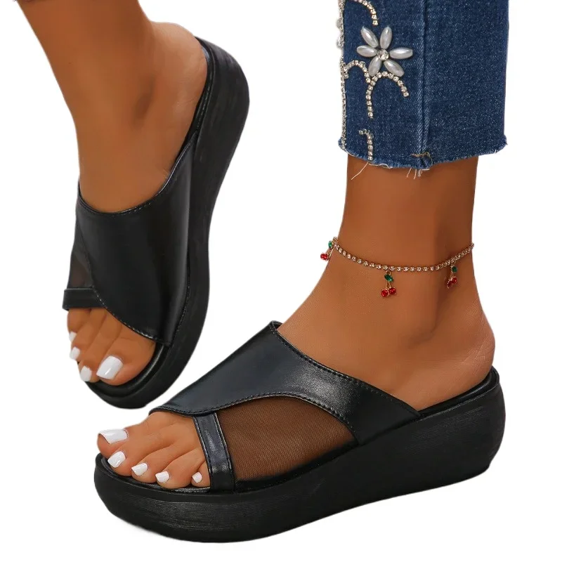 2025 夏の新しいメッシュ女性用スリッパアウトドア ‌ プラットフォームウェッジカジュアルラウンドトゥスリッパ毎日の簡潔なプラスサイズのサンダル