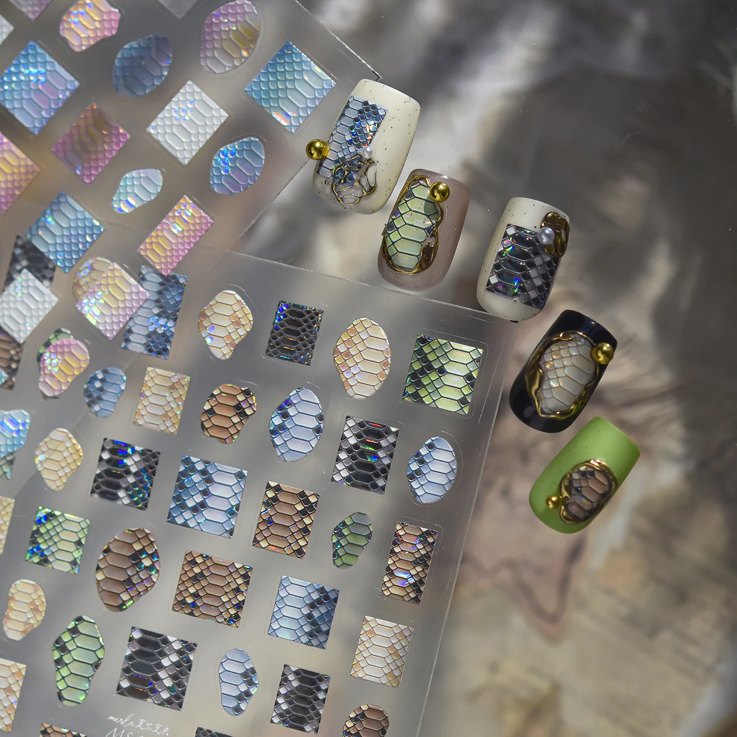 Naklejki na paznokcie Y2K Snak – Nail Art Oval recenzja i cena