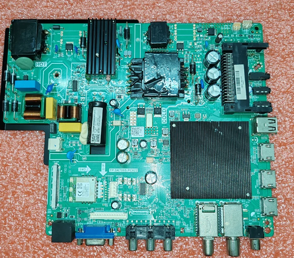 

TP.SK706S.PC822 4-core 4K intelligent WiFi network TV motherboard with 1.5g+8GB memory, physical photo, 2 interfaces,