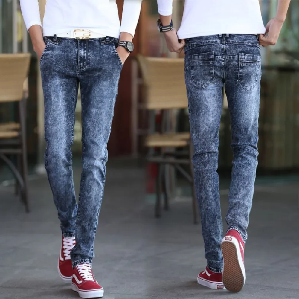 ポップ原宿ファッションメンズジーンズストレッチ高級服男性のための韓国スタイルストリートカウボーイ固体スノーフレークスキニーデニム