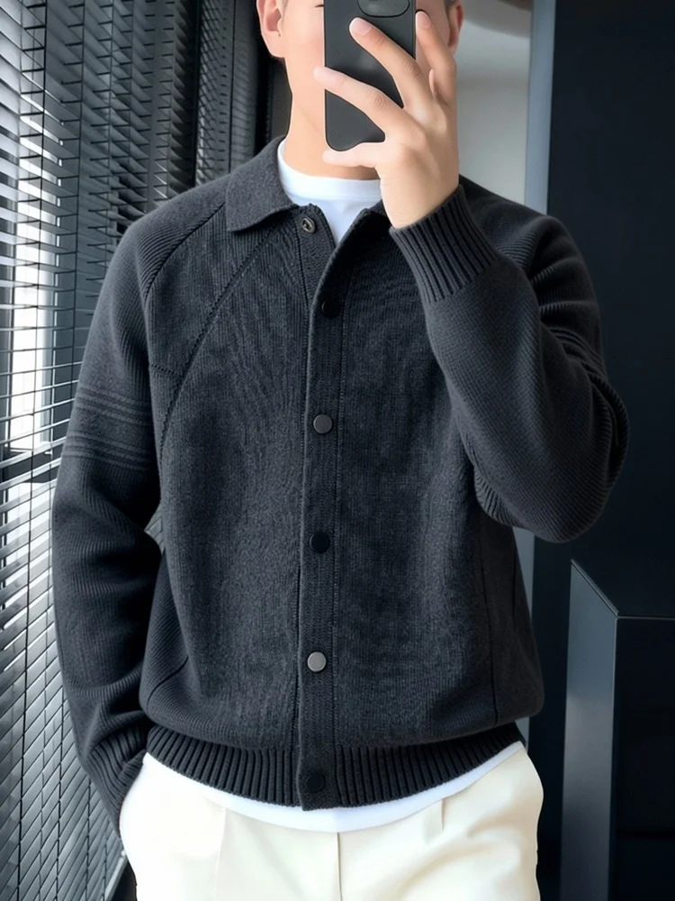 

Новый мужской вязаный кардиган 2026 года: приталенный, повседневный, с контрастными вставками, отложным воротником, на пуговицах, легкий, универсальный