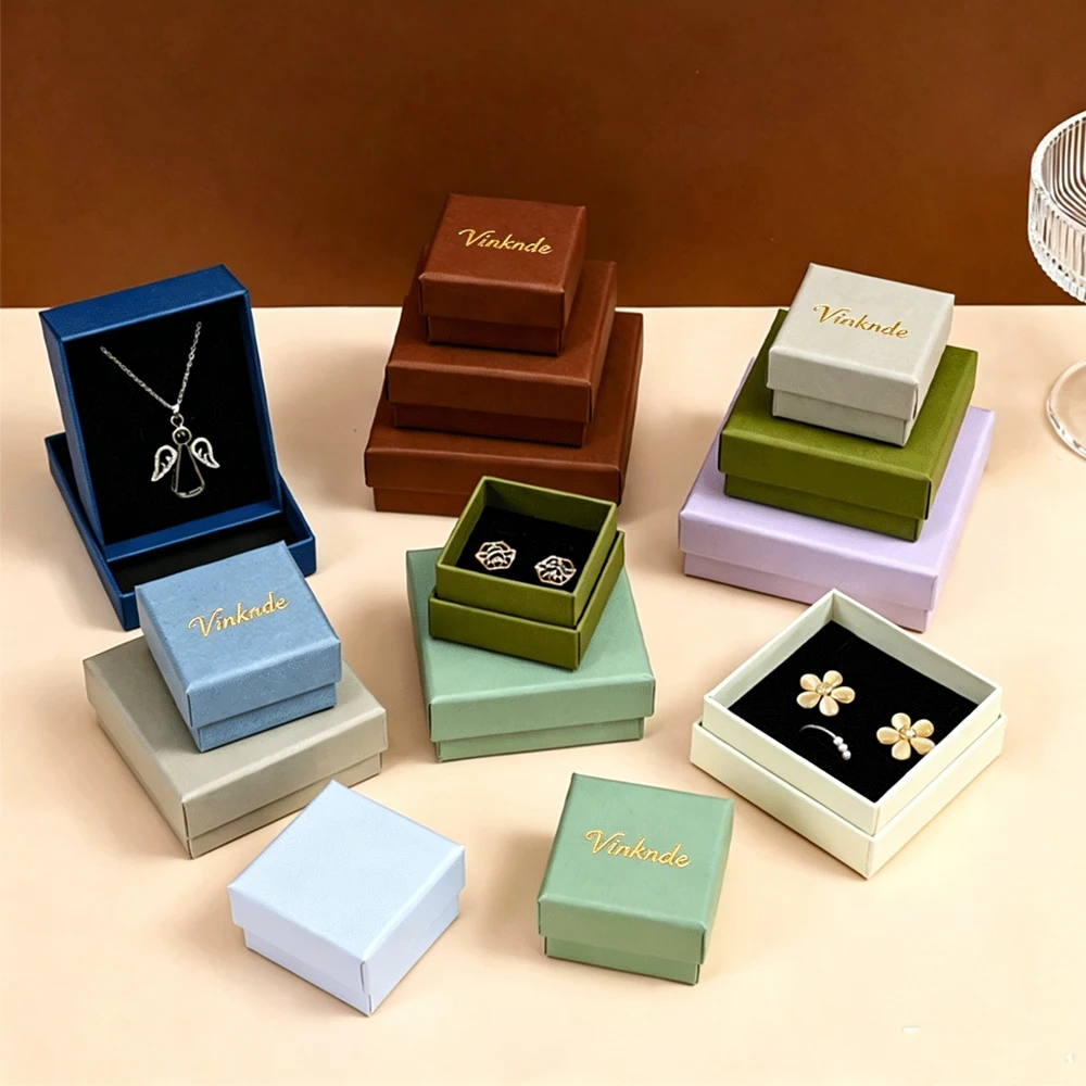 50-cajas-de-regalo-de-joyeria-kraft-beige-personalizadas-de-7x7x3cm-cajas-organizadoras-de-carton-para-anillos-collares-y-pendientes-con-esponja