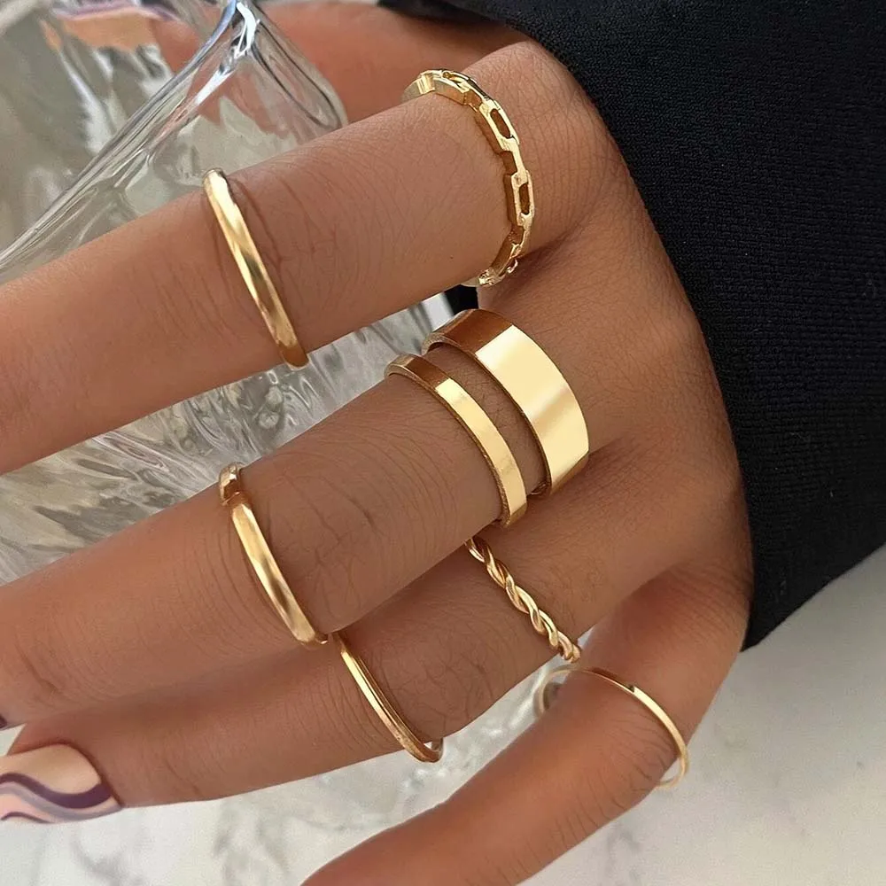 7 Stück einfache Kette Geometrie Ring Set für Frauen Doppels chicht Schmetterling Twisted Kristall Persönlichkeit Finger Accessoires Modeschmuck