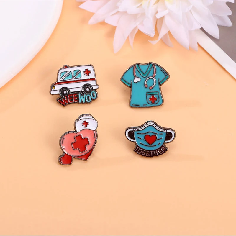 Serie médica explosiva, broche esmaltado de metal, estetoscopio, electrocardiograma, ambulancia, insignia médica