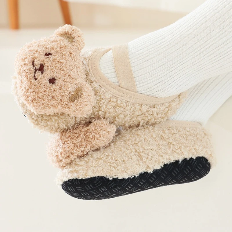 الكرتون الدببة الطفل جوارب يمكن السير بها على الأرض الاطفال نعال قماش طفل حذاء دافئ الأطفال لينة عدم الانزلاق Prewalkers داخلي المنزل النعال