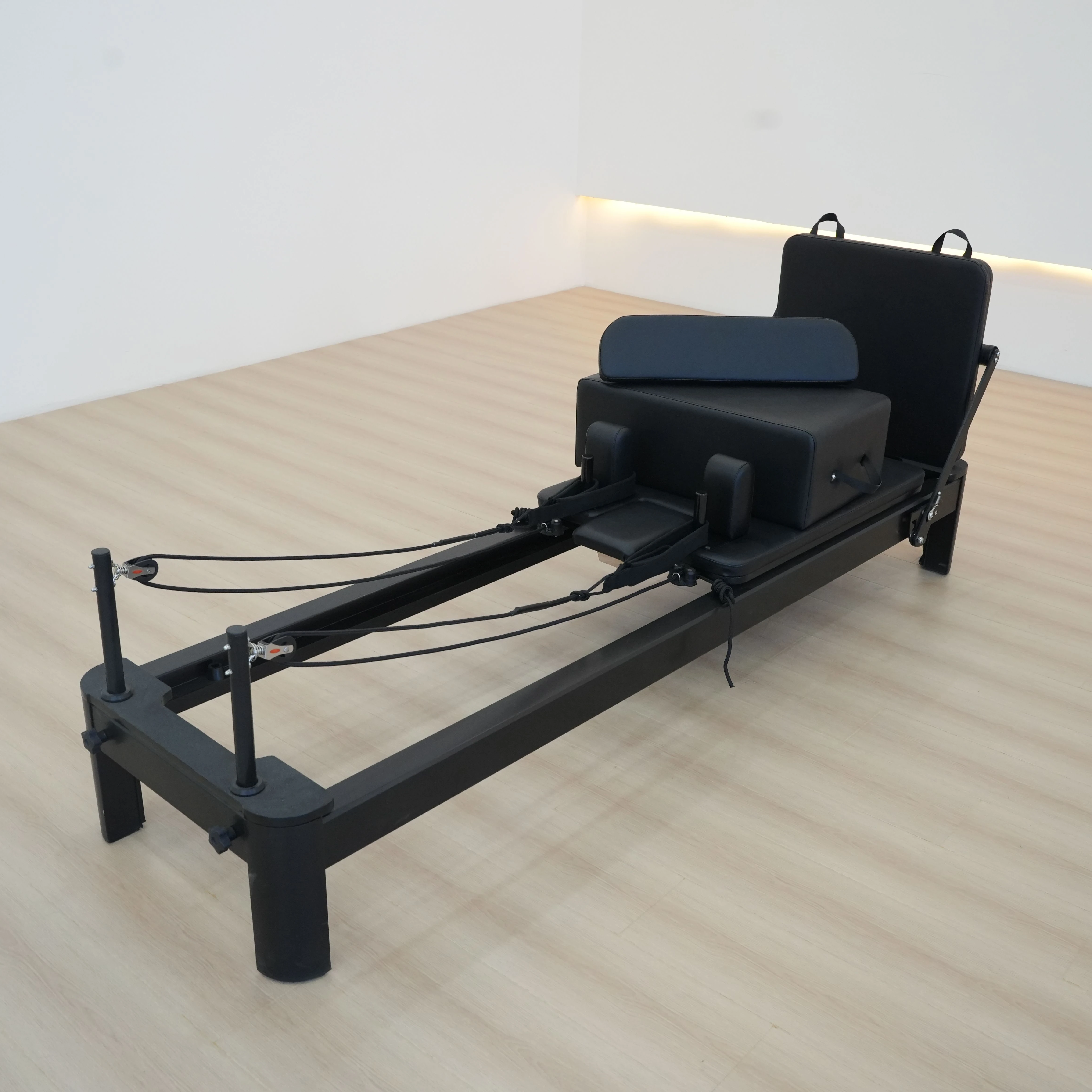 Factory-Produced Aluminum Alloy Body Fitness Equipment Maquina De Pilates Reformer Machine for Sports Studio Use