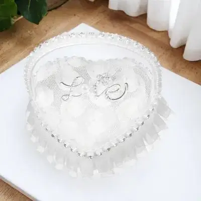 

Подушка для обручальных колец в форме сердца с кружевом, романтическая подставка для колец, мягкая атласная ручка для церемонии, свадебное украшение