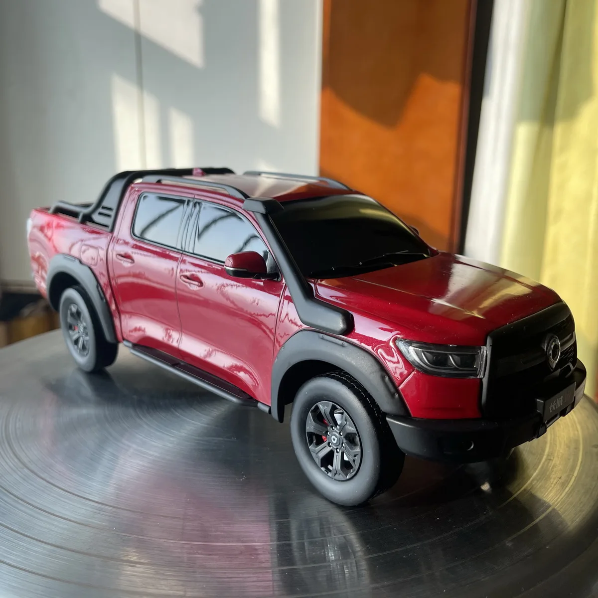 

Металлическая литая модель GWM POER, модель автомобиля из сплава, Poer·KingKong, Ute, SAHAR HEV, подарок для взрослых, игрушка, для коллекции и демонстрации, 1:18