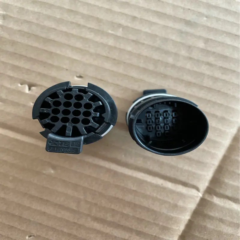 

TE/AMP original connector 3-1719887-2