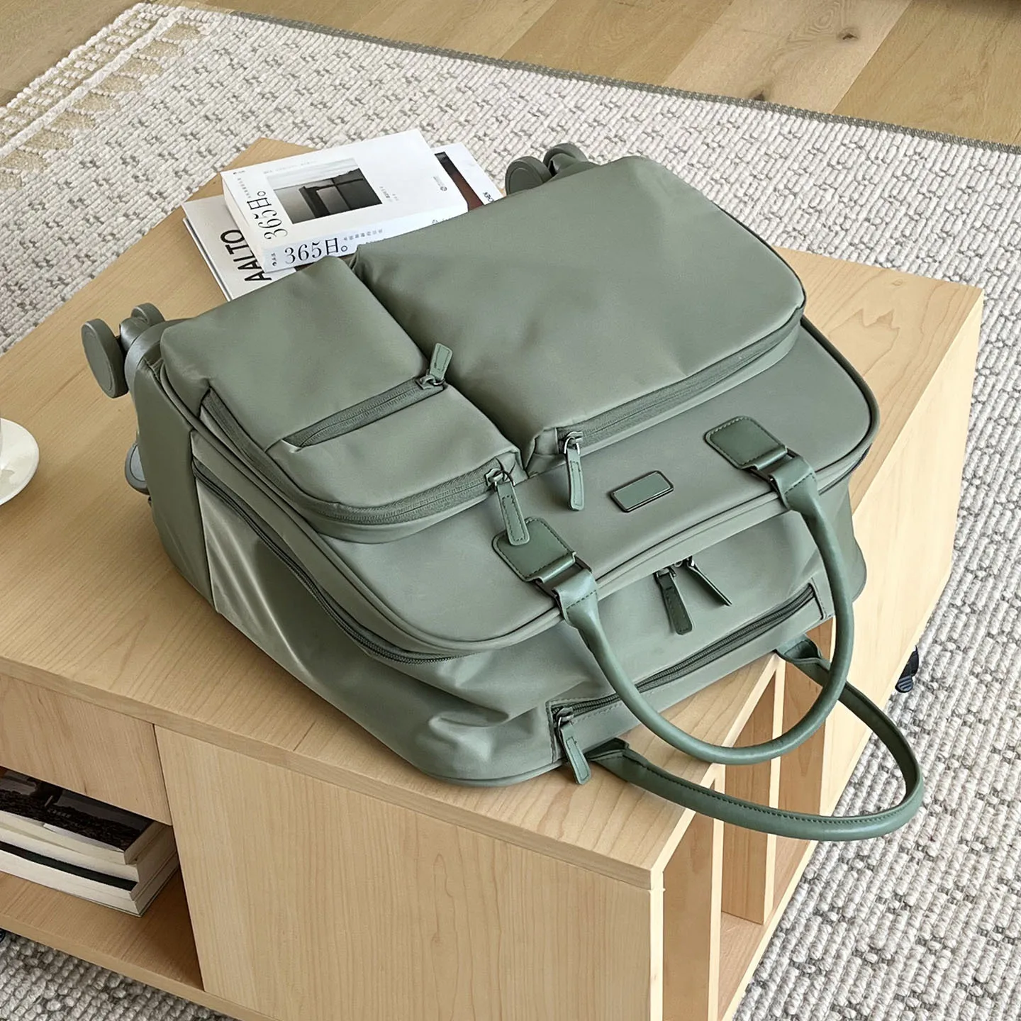 Suitcases on Wheels Small 18 Inch Lightweight Waterproof Travel Suitcase Hand Carry Luggage Spinner Travel Suitcases