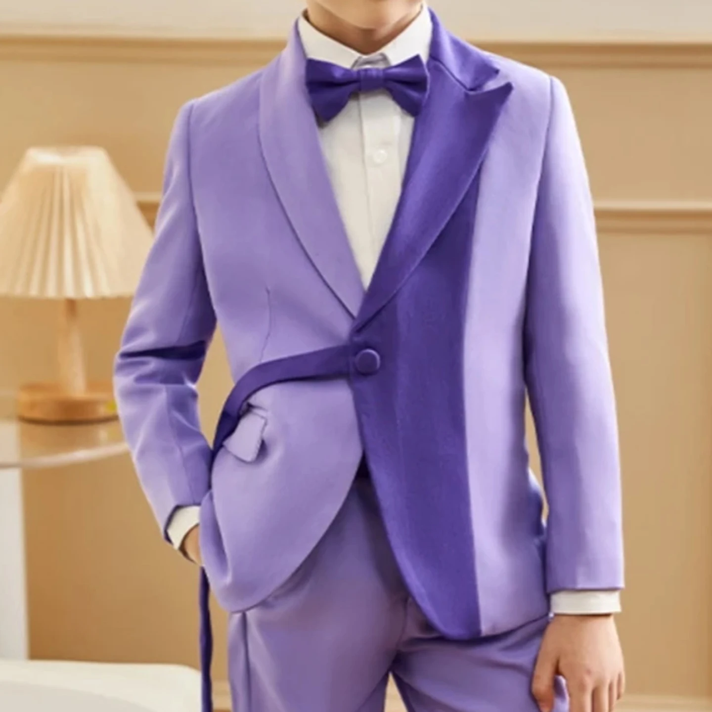 طقم بدلة مكون من قطعتين باللون الأرجواني الفاتح للأولاد بأكمام طويلة طقم بدلة رسمية وأنيقة لصفحة الزفاف طقم بدلة عيد ميلاد للأولاد #3