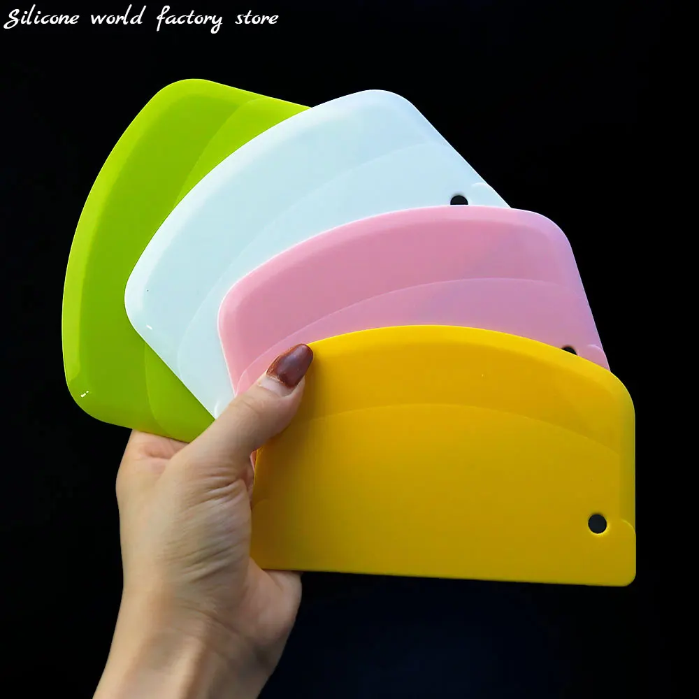 Silicone World Dough Scraper Cream Spatula Plastic Cutting Knife  for Flour Pastries and Cakes Baking Tool Kitchen Accessories