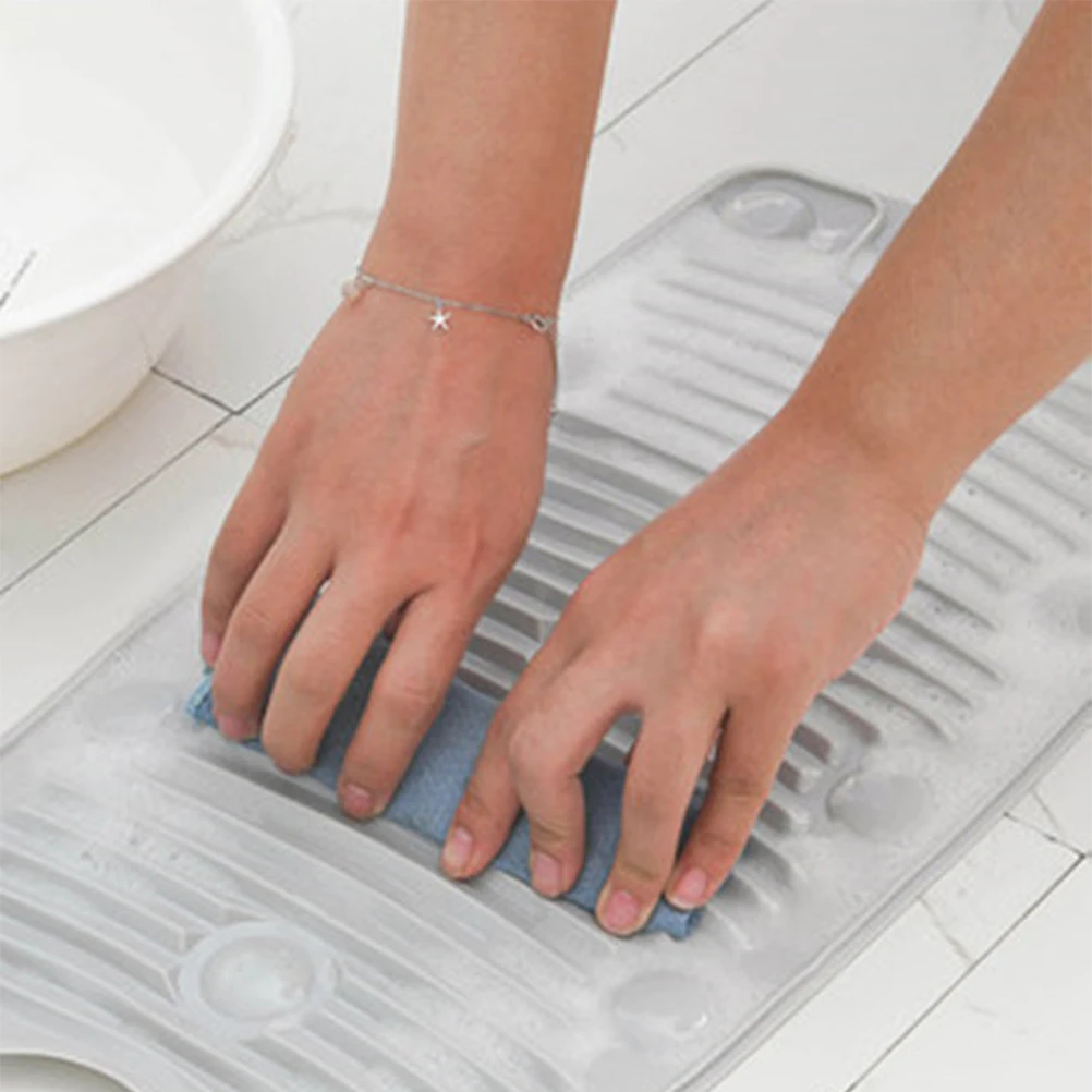 

Foldable Cloth Washing Broad Plastic Suction Cup Anti-slip Laundry Washboard Cleaning Washboard with Gloves for Home Shop (Grey)