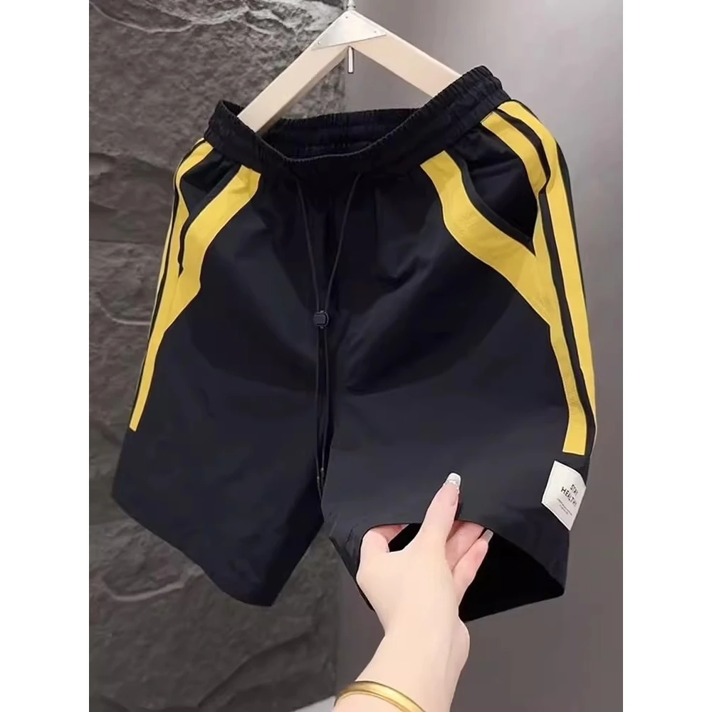 

Новые летние трендовые повседневные свободные мужские шорты из быстросохнущего полиэстера для пляжа и спорта, дышащие, комфортные, длиной до колена