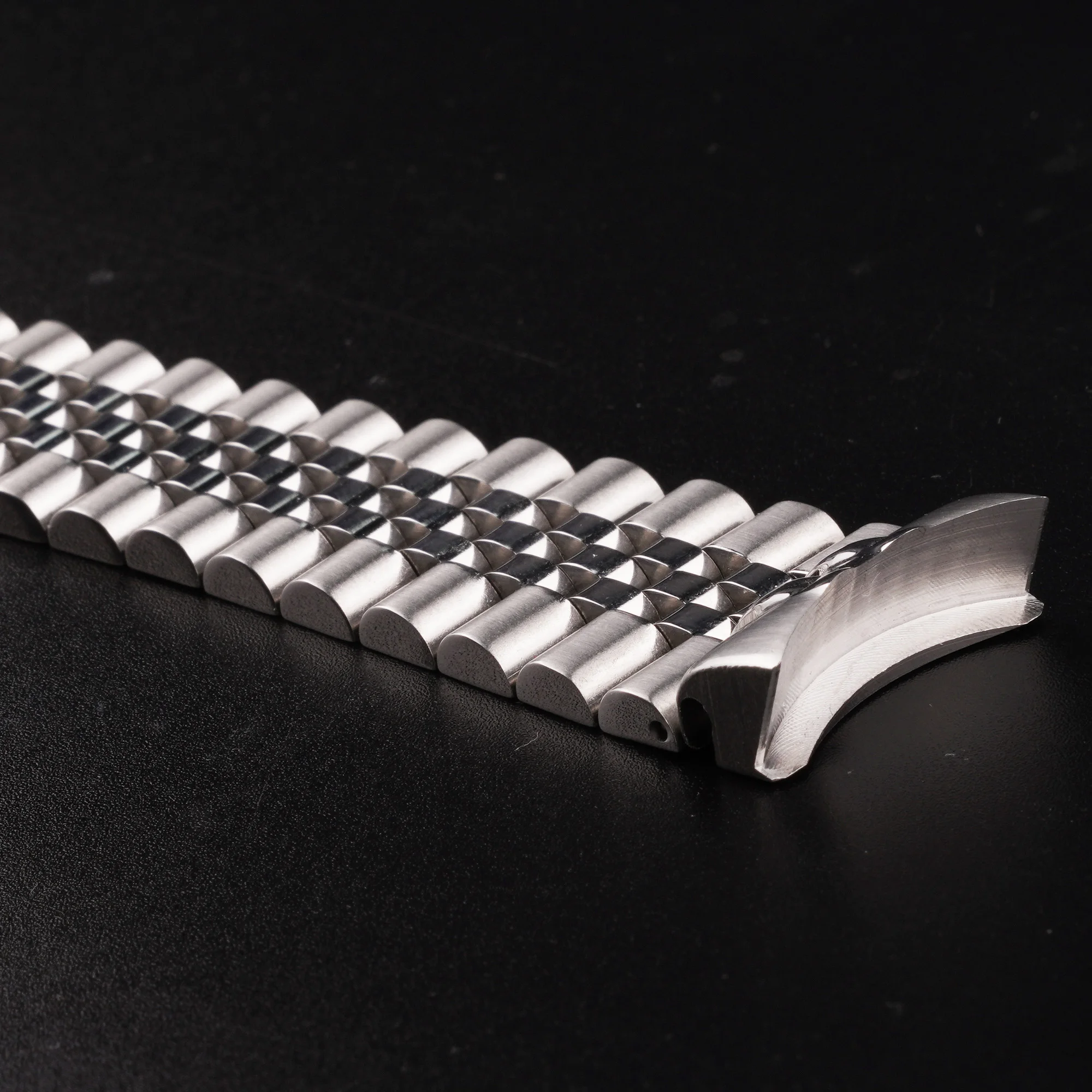 Rolamy 22mm Silver Jubilee Watch Band Solid Curved End Links Strap Bracelet Double Push Clasp For Seiko 5 SRPD53K1 SKX007