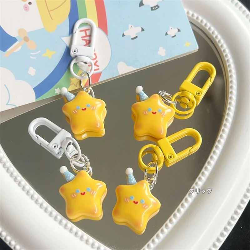 Porte-clés étoile jaune de dessin animé mignon, joli pentagrammes, porte-clés de voiture pour filles, pendentif de sac d'école, ornement de sac à dos