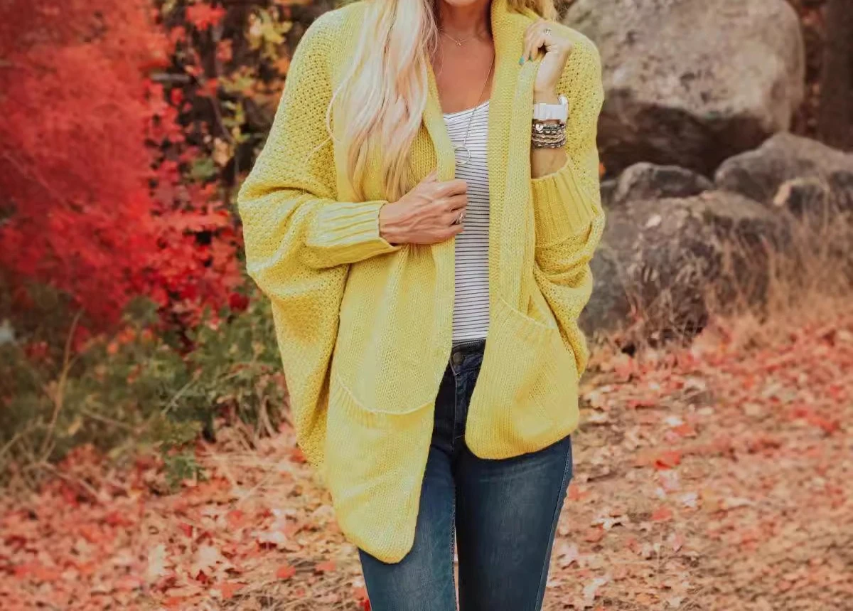 

2025 Winter Women's New Bat Sleeve Knitted Cardigan Sweater Coat Top