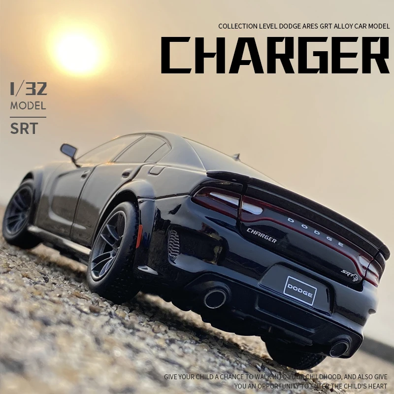 1:32 Charger SRT Hellcat Alloy Muscle Car Model Sound and Light Pull Back Children's Toy Collectibles Birthday Gift