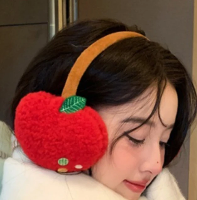 protetores-de-orelha-de-la-vermelha-kawaii-para-mulheres-aquecedores-de-orelha-de-pelucia-em-forma-de-fruta-para-o-natal-protetores-de-orelha-fofos-e-doces-de-inverno-y2k