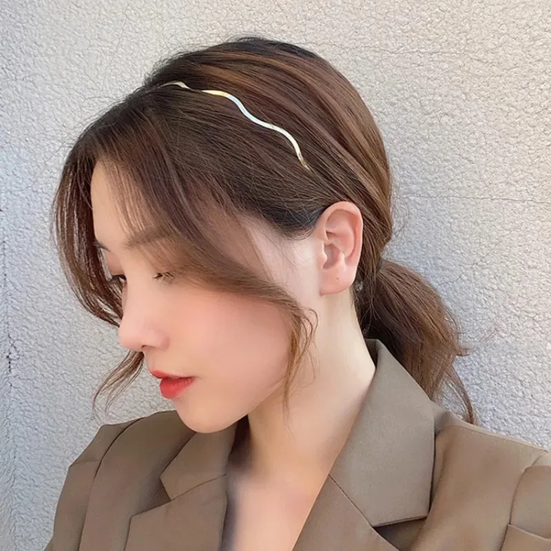 Korean Simple Gold Ripple Metal Hairbands Elegant Wave Headbands for Women Fashion Hair Hoop Y2K Girl Headwear Hair Accessories