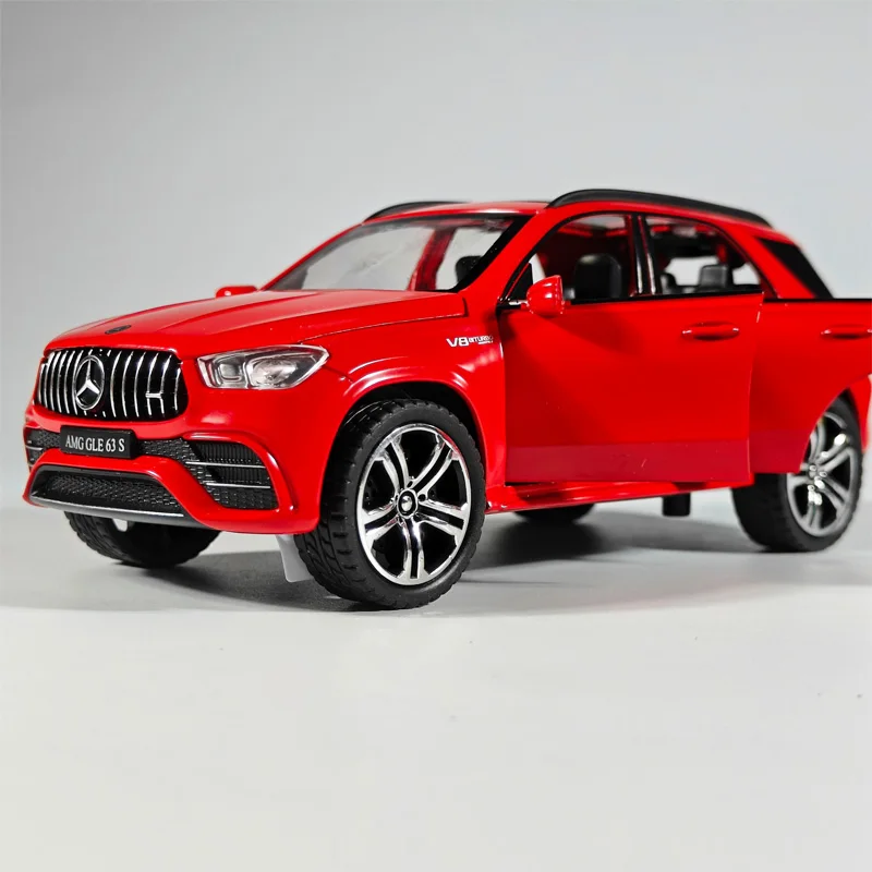1:32 GLE 63S على الطرق الوعرة سبيكة دييكاست نموذج معدني الصوت والضوء ألعاب أطفال ملحقات السيارات العصرية جمع نموذج هدايا الاطفال