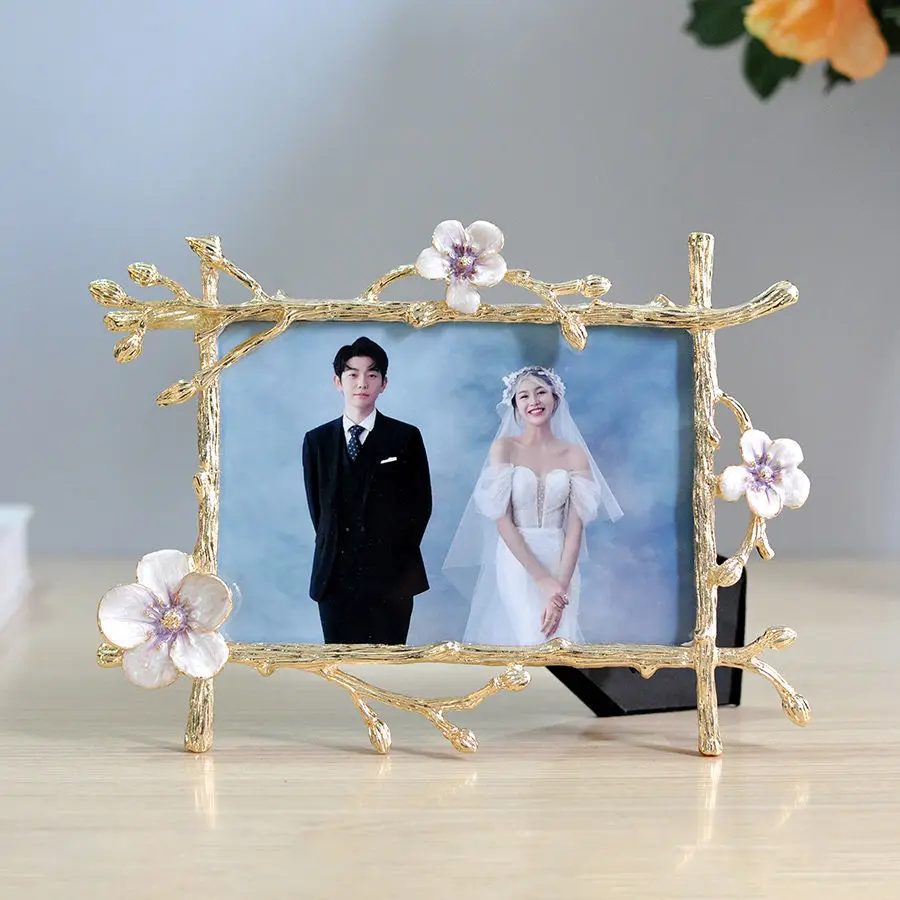 European Style Creative Exquisite Metal Alloy Photo Frame Decoration Tabletop Bedroom Wedding Photo Frame Decor Ornament ZF380