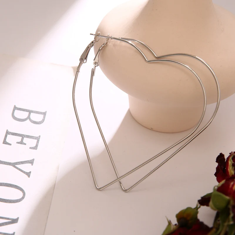 Big Hoop Earrings Sexy Earrings Accessories Fashion Exaggerated Large Hoop Ear Jewelry Smooth Heart Earrings for Women Girl\'s