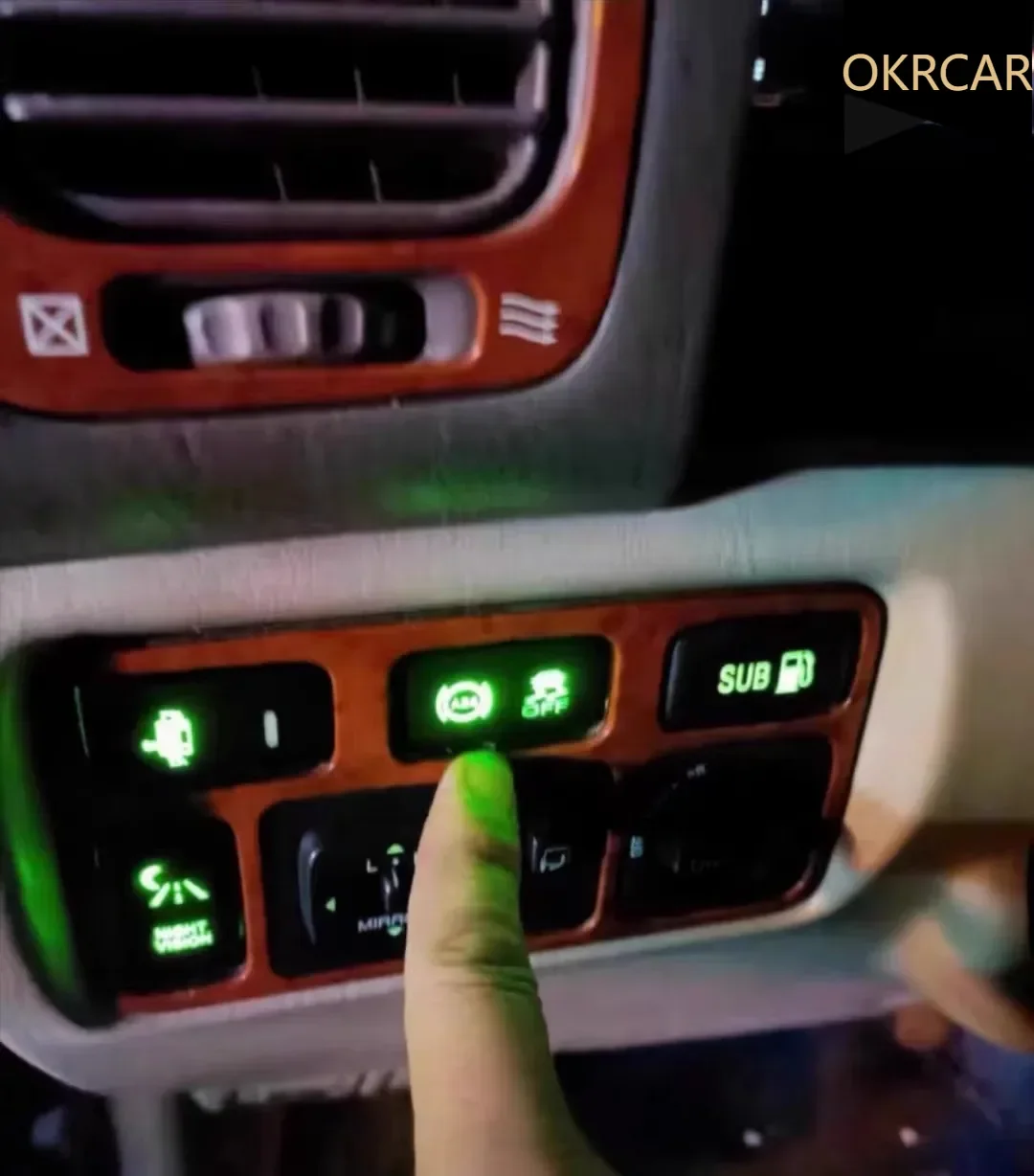 

For Land Cruiser LC100 Off-Road ABS Switch 4500 Anti-Slip Switch Disconnect Wiring Harness Desert ABS Side Slip Switch 4700