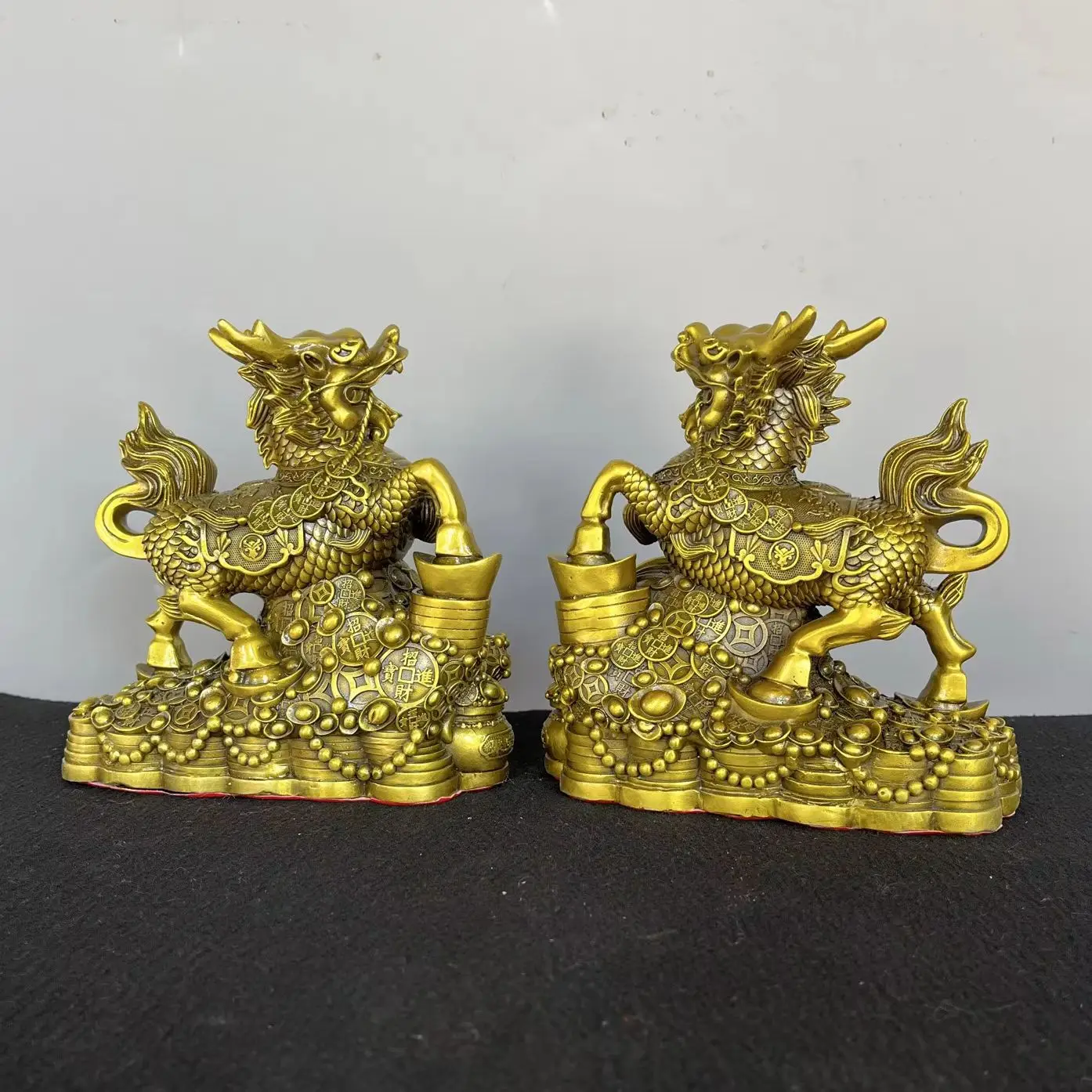 Old Brass Yuanbao coins Money gathers wealth Kirin Statue Door God Beast Treasure Basin Base screen Amass wealth