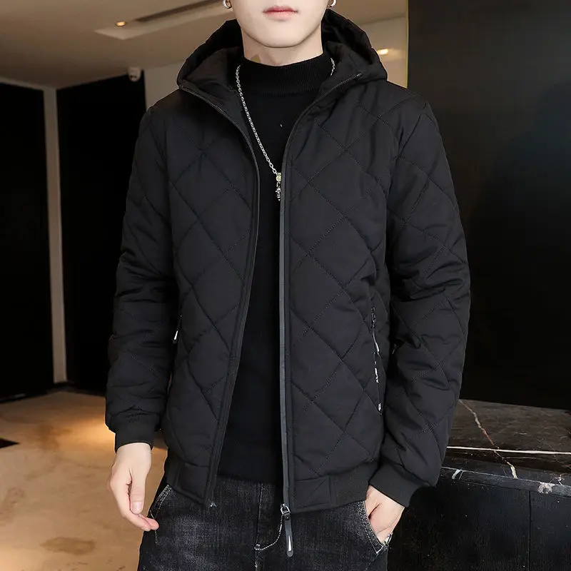 2024 Nowy męski płaszcz zimowy Trend Casual Short Korean Handsome Warm Thicken Hooded Thicken Cotton Padded Jacket Male Q751