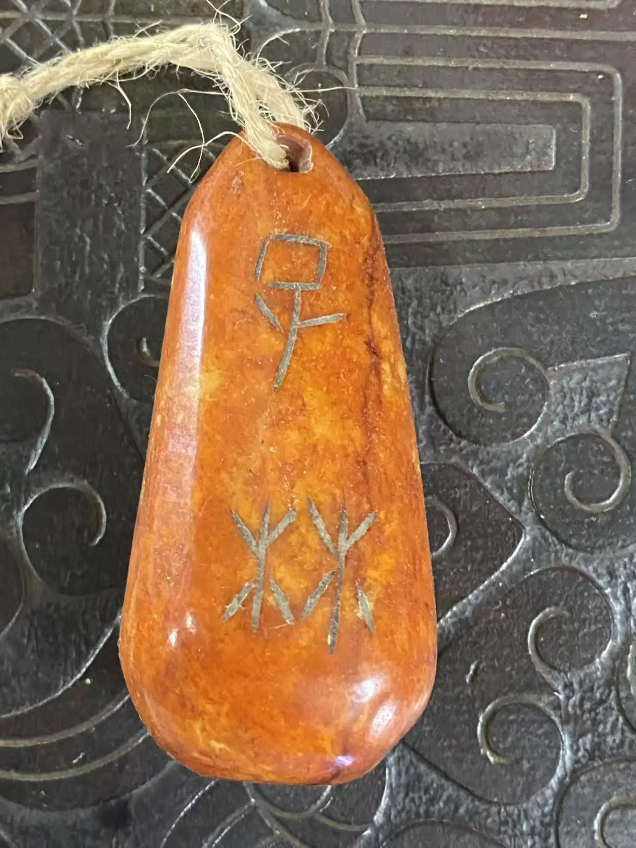 Cost-effective carved ancient script on orange-red old leather shell weathered antique jade, highland Qinghai jade piece