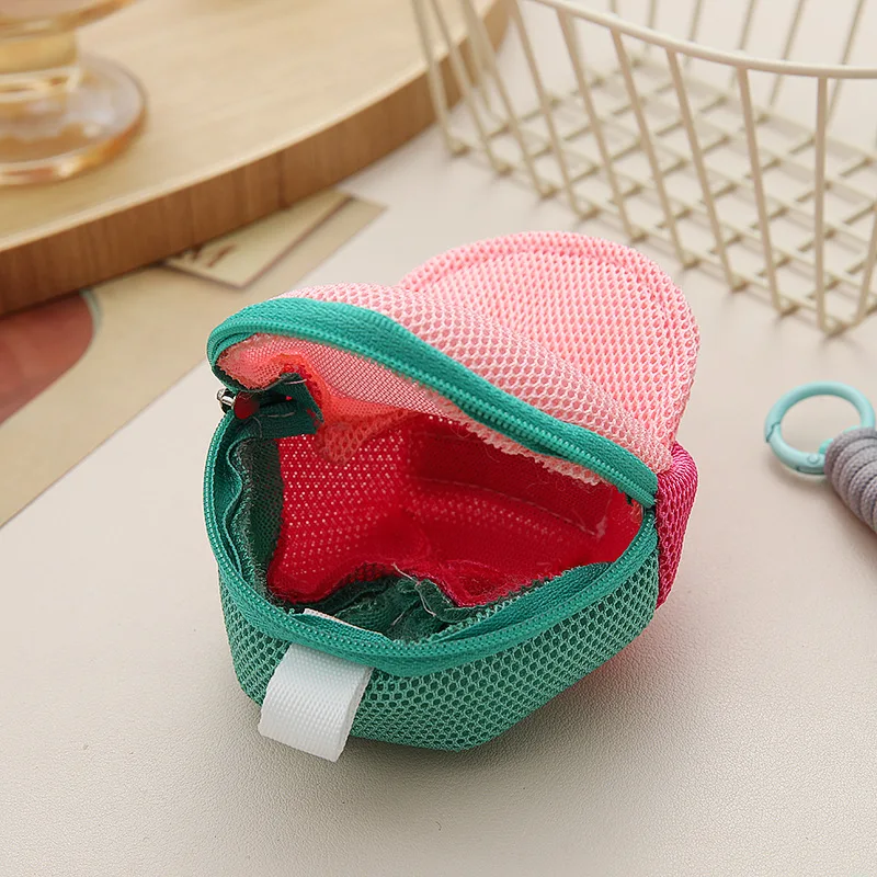 Hip-Hop-Baseballkappe mit Mini-Tasche | Mehrzweck-Schlüssel- und Kopfhörer-Beutel, Hutanhänger, Münzgeldbörse für Männer und Frauen – Detail 7