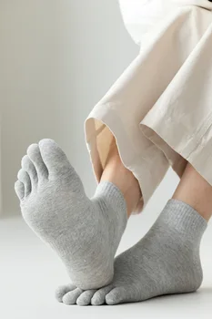 الجوارب الرياضية خمسة أصابع للرجال والنساء ، تنفس ، امتصاص العرق ، انقسام اصبع القدم ، 5 أصابع القدم ، مرنة ، أحادية اللون ، الربيع ، الصيف