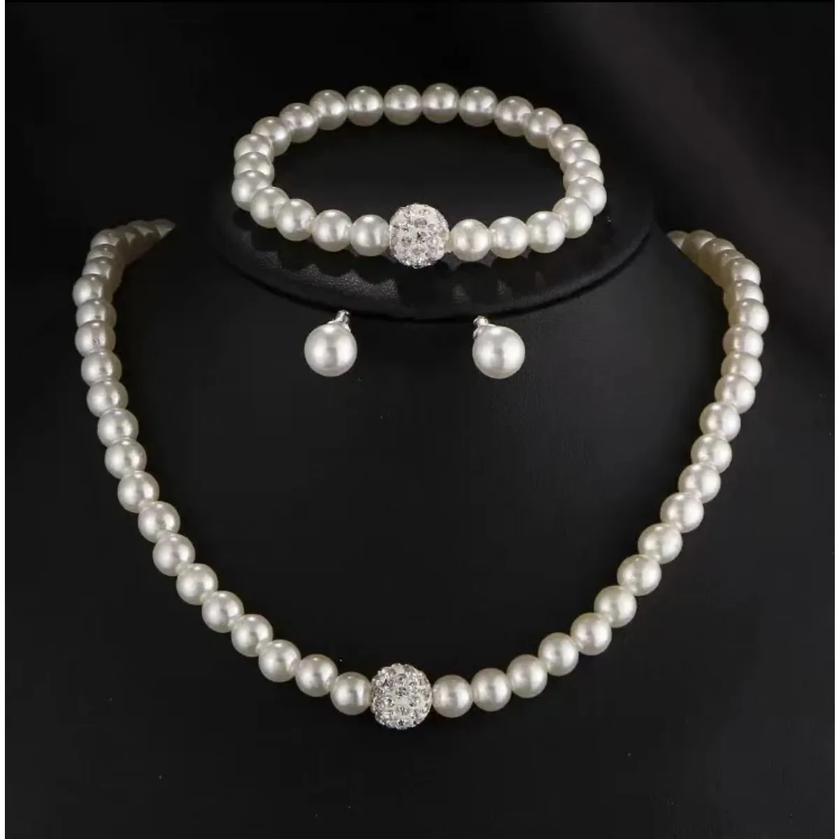 3-teiliges Schmuckset mit Imitationsperlen: Halskette, Armband und Ohrstecker in Silberfarbe mit Kristallsteinen, Elegantes Brautschmuck-Geschenk