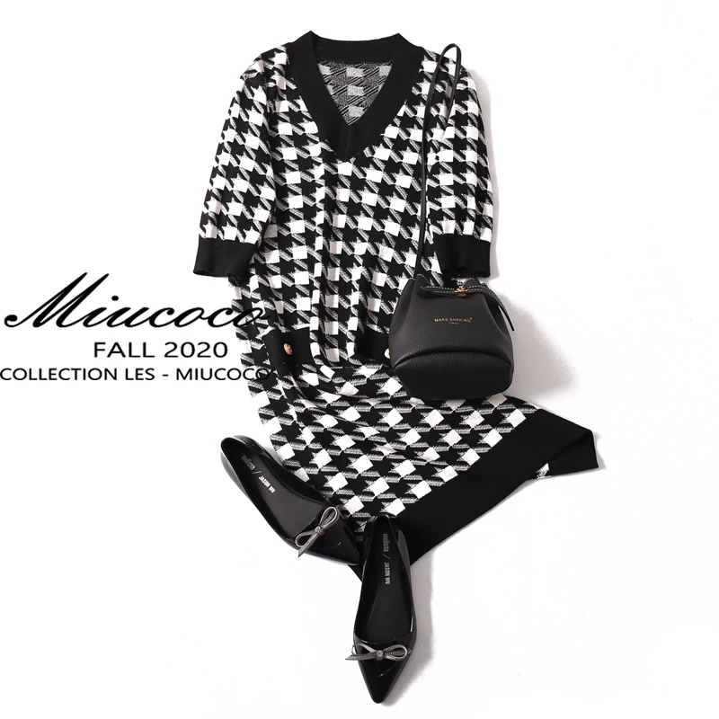 

Miu Warmth Youthful Contrast Color Black White Grid Knitted Loose Dress V Neck mid Sleeve Korean Style Commute Dress