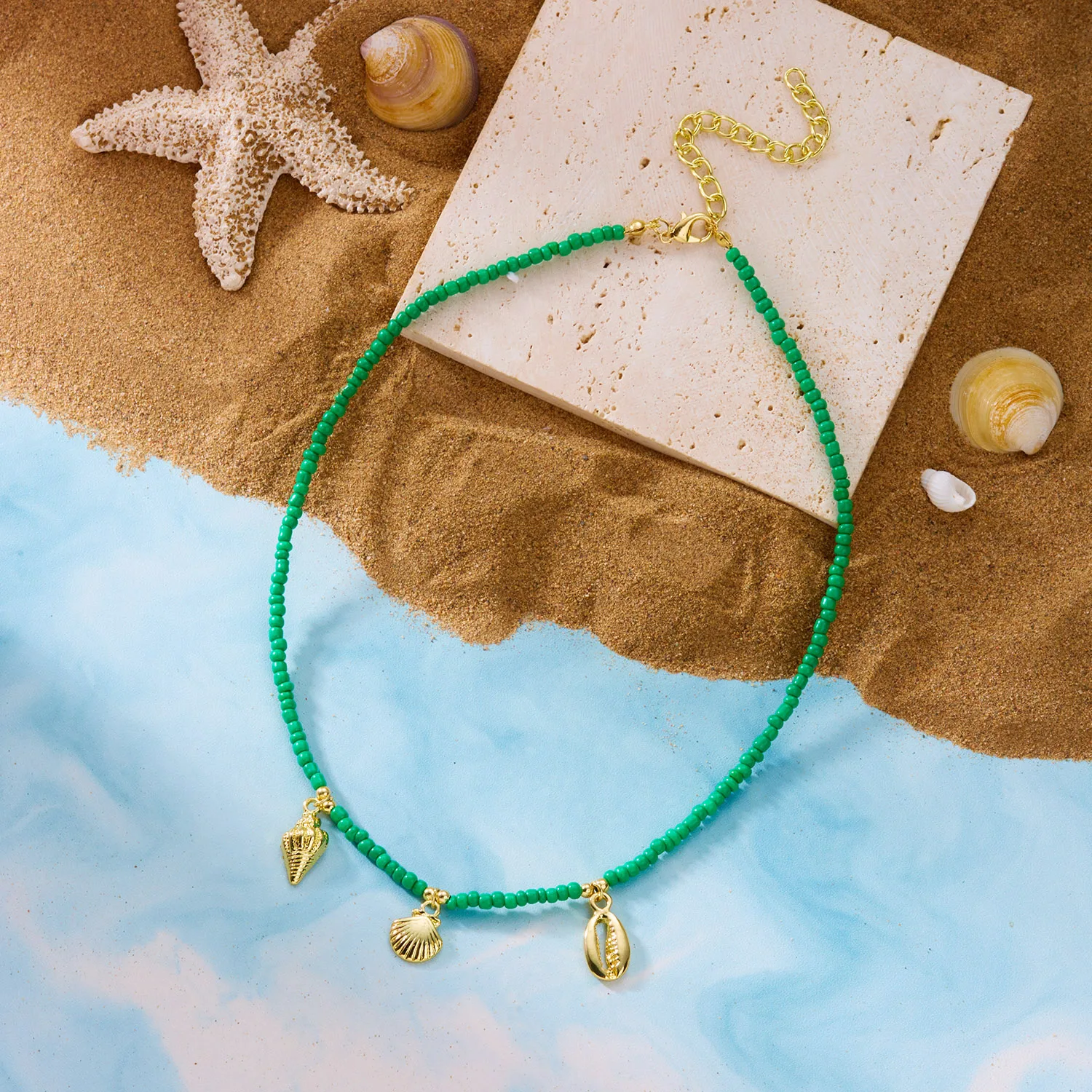 Boho Weiße Reisperlen-Halskette für Frauen Niedlicher Fisch-Imitationsperlen-Anhänger Bunter Choker Sommer Strand Y2K Halsschmuck Geschenk – Detail 7