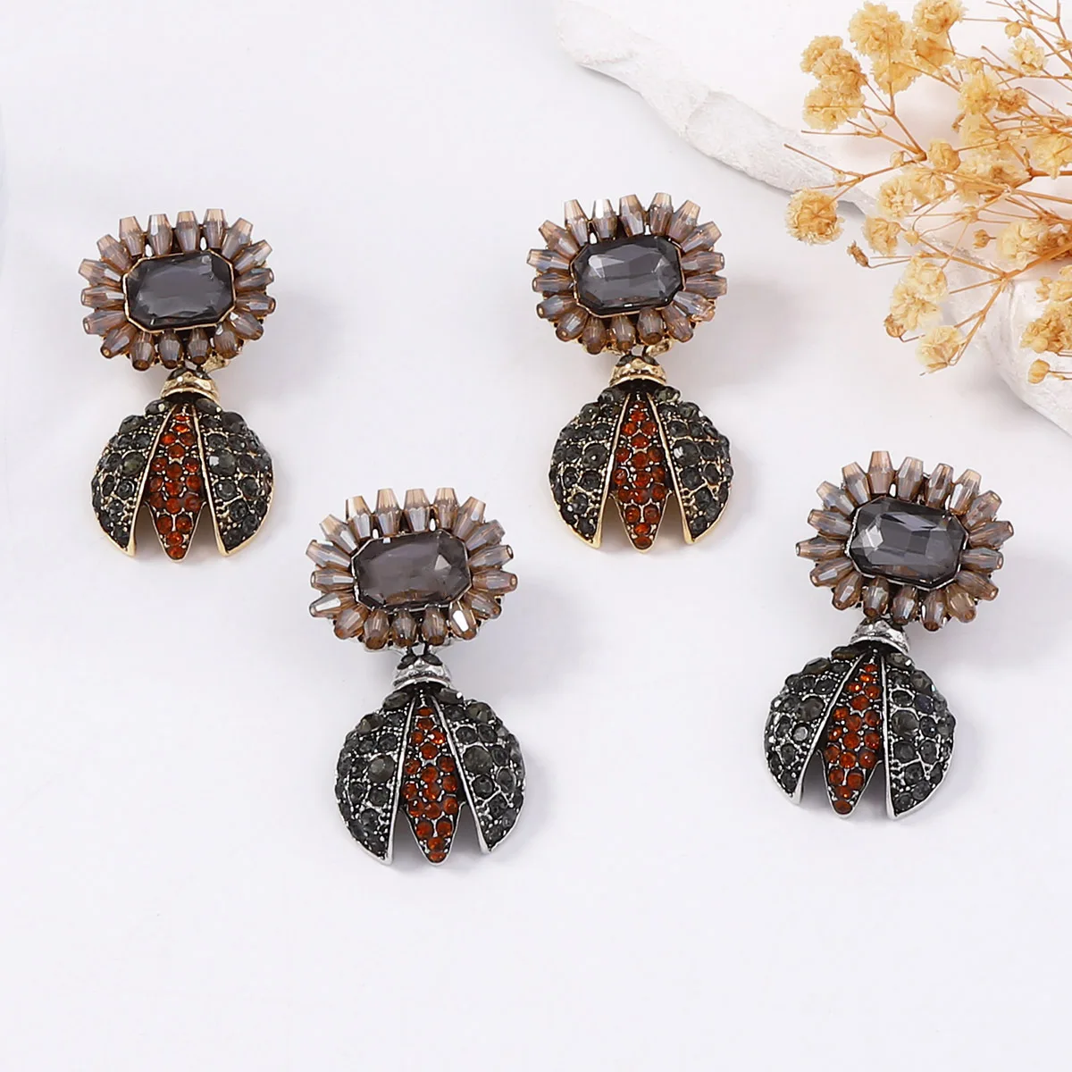 ZAA خمر معدن حجر الراين عباد الشمس الحيوانات النحل أقراط للنساء عطلة هدايا مجوهرات الحفلات