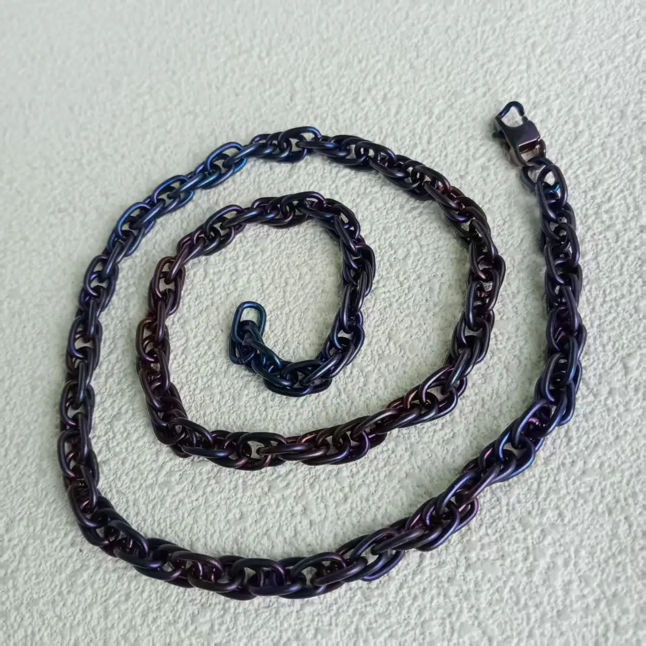 

Anodized Purple Titanium 7mm Twist Chain Hypoallergenic Waterproof Necklace