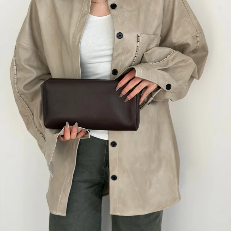 

Women's new minimalist pure water dyed sheepskin delicate and soft handbag/makeup bag