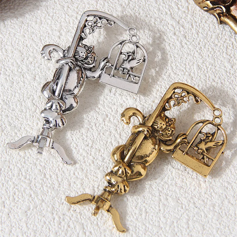 New Fashion Cat Decorated Brooch Vintage Women's Brooches Dress Clothing accessories Daily Wear Jewelry Gifts For Women Men