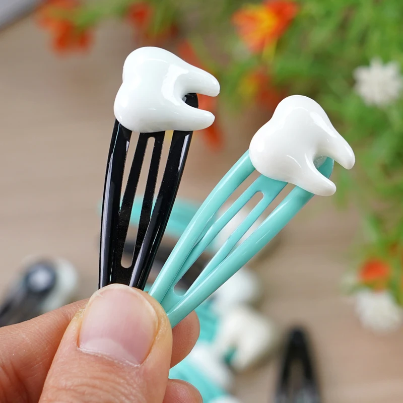 

Милая заколка для волос с зубами, нежная заколка для челки, милая заколка для волос в стиле Харадзюку для девочек, черная, синяя, в форме зуба, подарки для стоматолога, сувениры