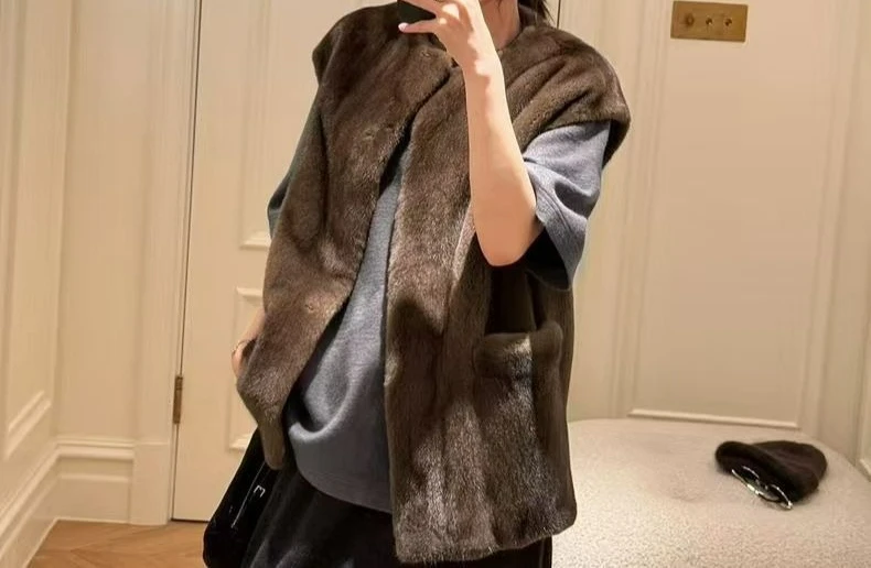 2026 Vest Fur Environmentally Friendly Autumn and Winter Coat New Vest Young Versatile Fashionable and Thin