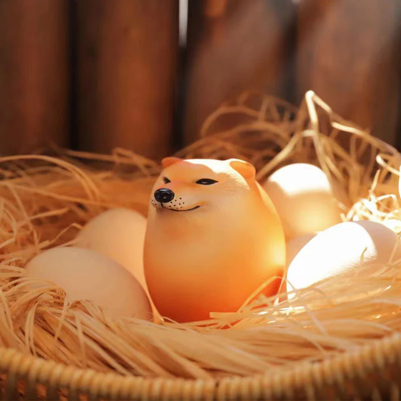 Criativo Shiba Inu Realista Egg Forma PVC Desk Decor, Dog and Egg União Decorações para Casa, Escritórios, Divertidos Presentes de Natal