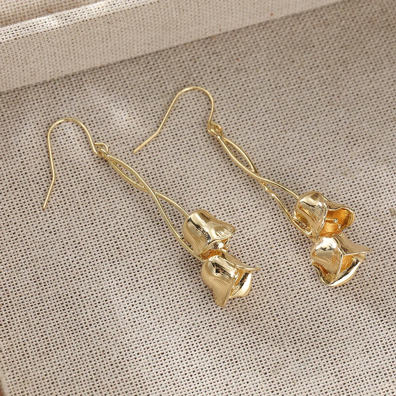 Ladies' Gentle Tulip Pendant Earrings With Matte Texture Flower Buds Daily Commute Party Versatile Earrings Fashion Jewelry