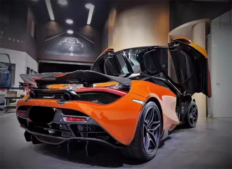 

High quality carbon fiber rear bumper lip diffuser suitable for the 2017-2019 McLaren 720S modified body kit V style