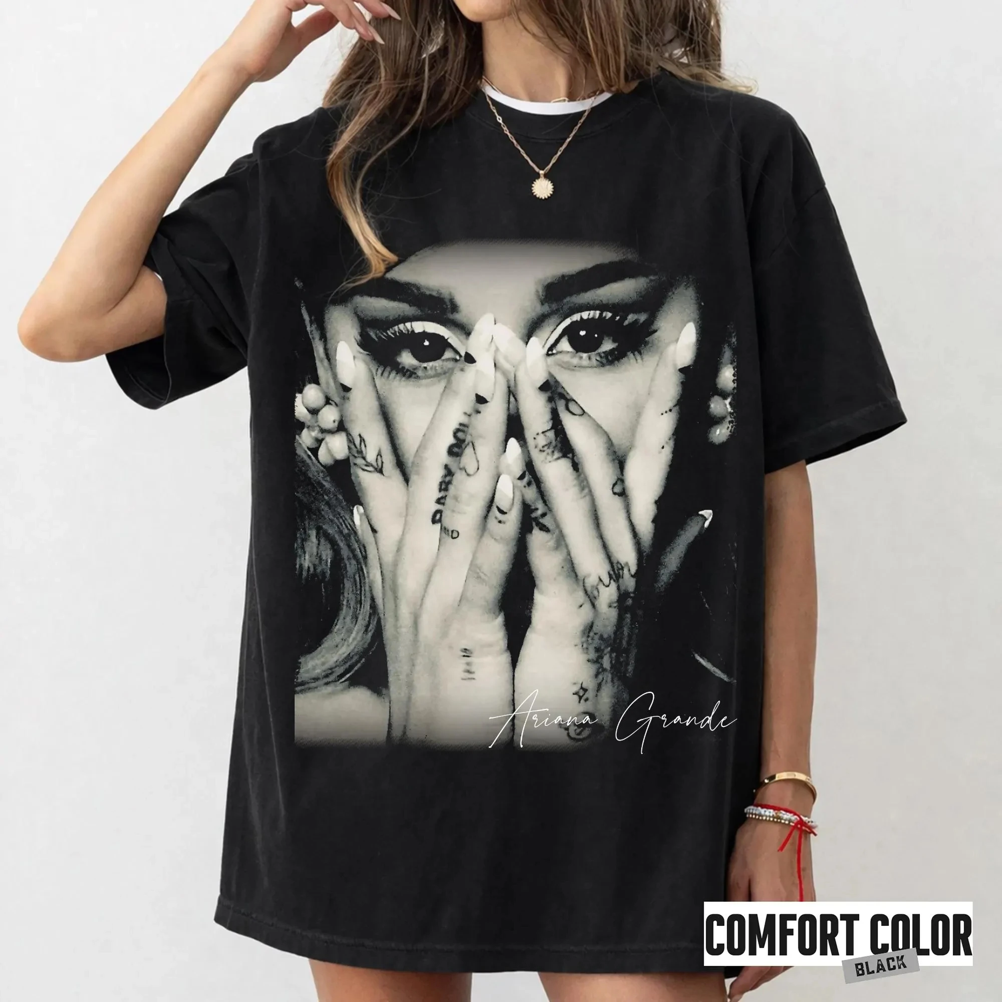 Retro Ariana Grande T-shirt, black and white pop star T-shirt, retro concert graphic  Unisex cotton streetwear shirt