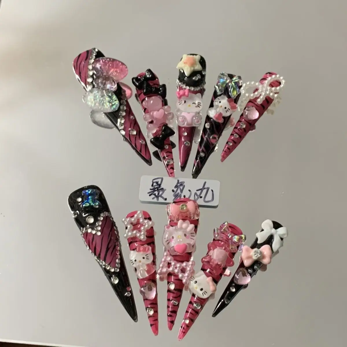

New Sanrio Dark Hellokitty Y2K Hand-Painted Zebra Pattern Nail Patches Harajuku Style Hot Girl Kitty Manicure Nail Tips Reusable
