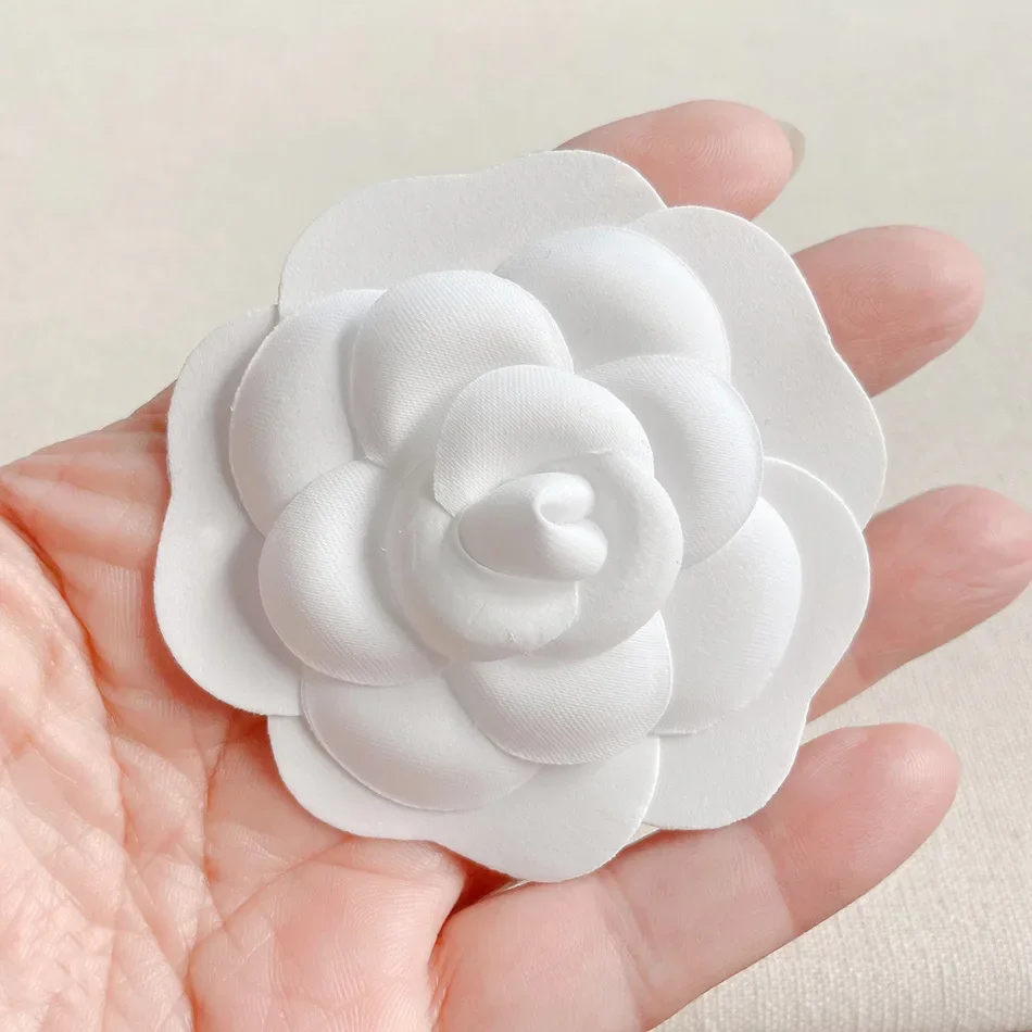 

25 PCS 7.5CM White Camellia Flower Brooches with Adhesive Backing Realistic Floral Embellishments for Wedding Gift Box Packaging